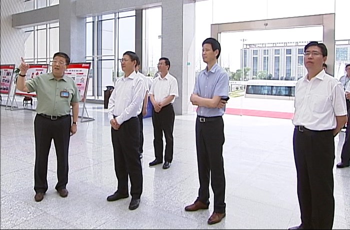 江苏省委常委、组织部部长郭文奇莅临赏金船长药业调研指导